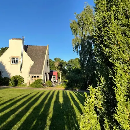 Villa De 4 Avec Piscine Privee Jardin Amenage Et Wifi A Plouigneau